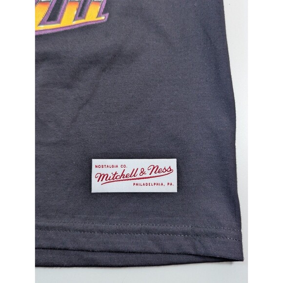 Hulk Hogan Mitchell & Ness WWE T-shirt Mens Sz Medium Patriotic Wrestlemania - Picture 4 of 6